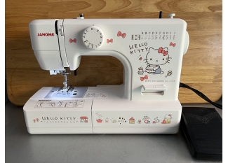 máy may gia đình Janome Hello Kitty