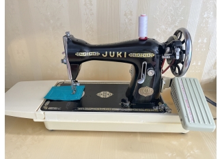 máy may gia đình cổ điển Juki