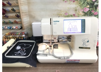 máy may gia đình và thêu Brother Snoopy