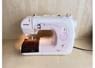 máy may gia đình Janome Marietta 8080