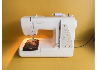 máy may gia đình Janome Plaire 800