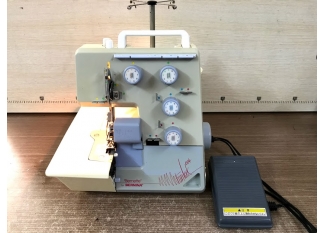 vắt sổ gia đình Bernina Bernette