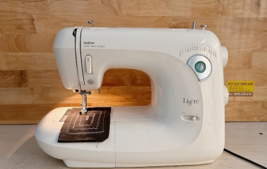 Máy may gia đình Brother loại vừa tiền nhưng chất lượng rất cao