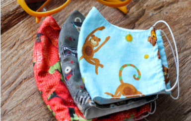 Cách cắt may khẩu trang vải tại nhà bằng máy may gia đình